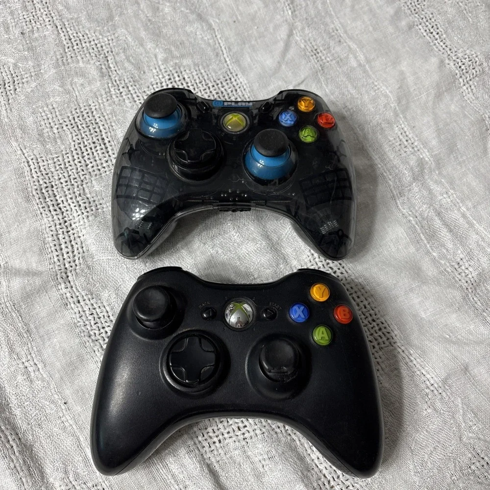 Microsoft Xbox 360 Wireless Controller - Glossy Black & Play Gaming Accessories